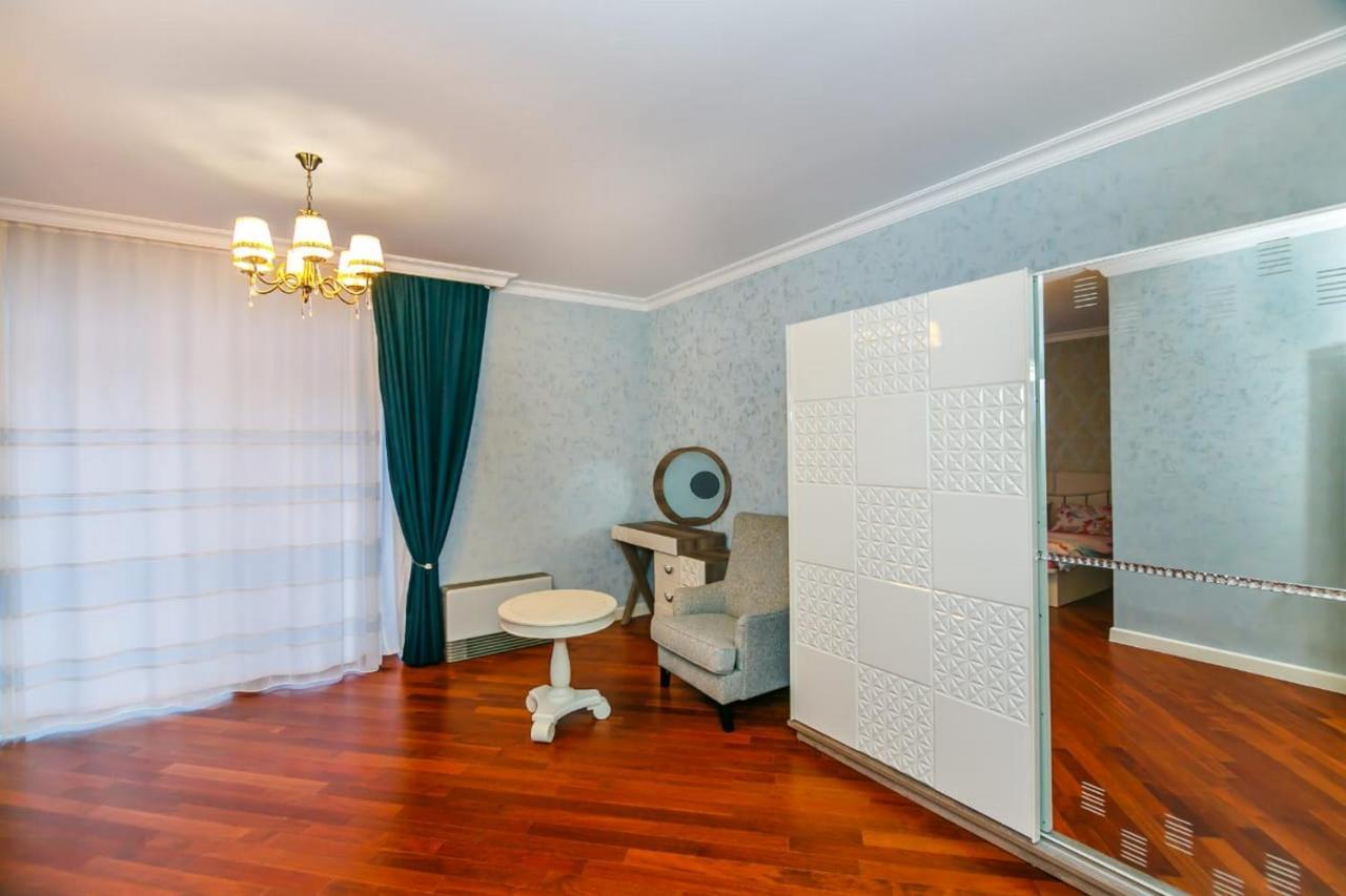 Lux Family Apartment In City Center Baku Exterior foto